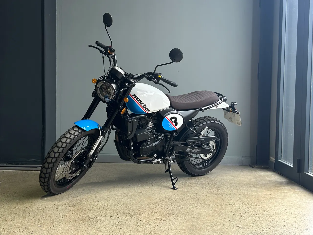 Macbor EIGHT MILE 125 LC